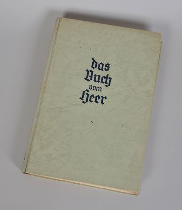 GERMAN WWII THE BOOK OF THE ARMY, DAS BUCH VOM HEER.
