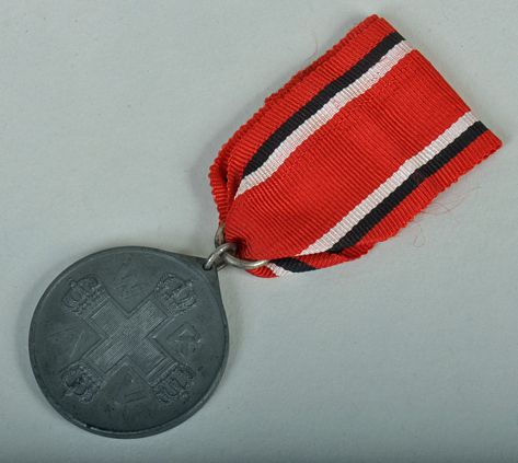 GERMAN WWI PRUSSIAN MILITARY RED CROSS MEDAL.