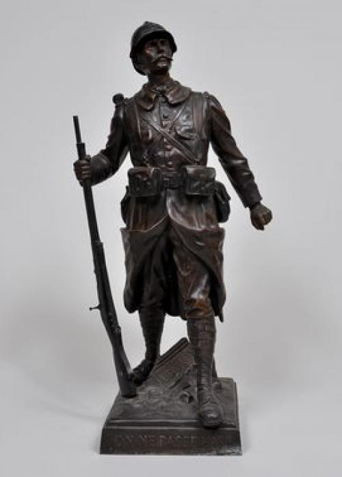  FRENCH WW1 PATRIOTIC SOLDIER FIGURE