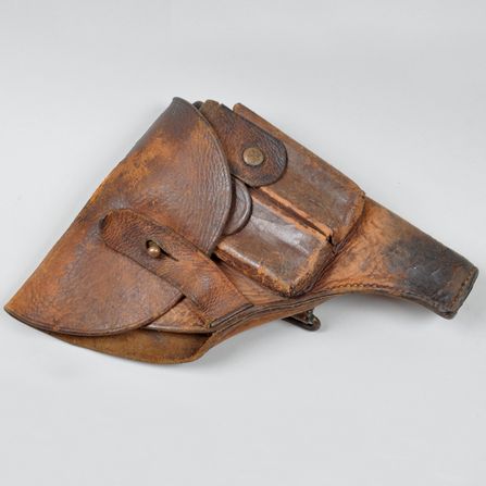 PORTUGUESE OFFICERS AUTOMATIC PISTOL HOLSTER.