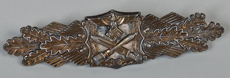 GERMAN WWII ARMED FORCES CLOSE COMBAT BAR IN BRONZE.