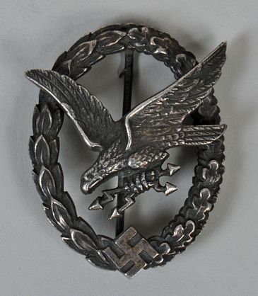 GERMAN WWII LUFTWAFFE WIRELESS OPERATOR/AIR GUNNER BADGE BY ASSMANN.