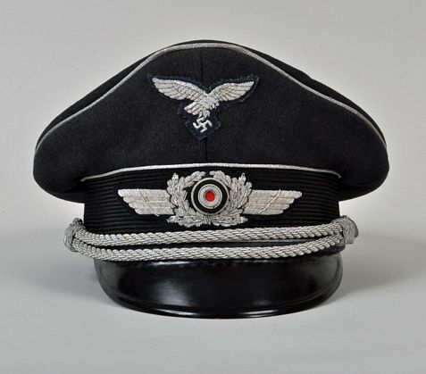 GERMAN WWII LUFTWAFFE OFFICERS VISOR CAP.