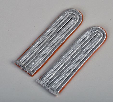 GERMAN WWII LUFTWAFFE SIGNALS SHOULDER BOARDS.