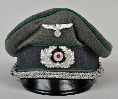 GERMAN WWII ARMY SONDERFUHRER VISOR CAP.