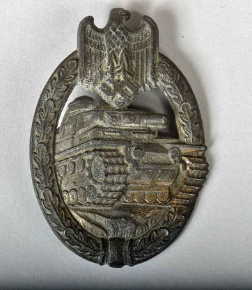 GERMAN WWII TANK ASSAULT BADGE IN BRONZE.