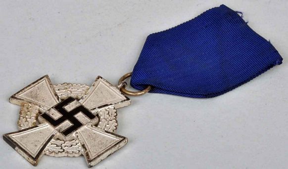 GERMAN WWII NATIONAL FAITHFUL SERVICE MEDAL IN SILVER.