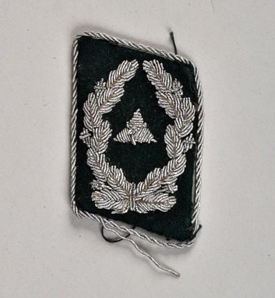 GERMAN WWII LUFTWAFFE TECHNICAL SECTION OBERSTLEUTNANT?S COLLAR PATCH.