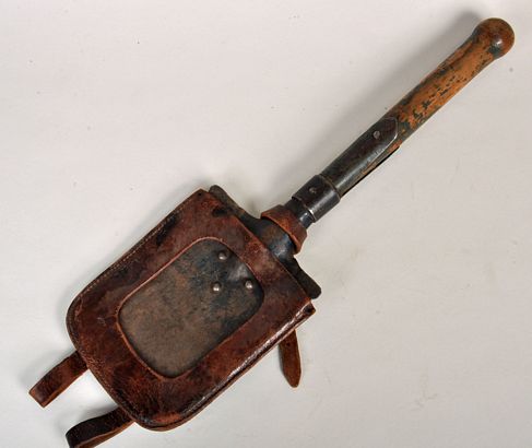 GERMAN WWI SOLDIER?S ENTRENCHING TOOL.