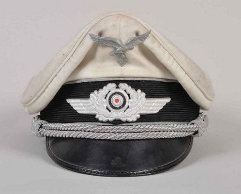 GERMAN WWII LUFTWAFFE OFFICER/ENLISTED MANS WHITE TOP VISOR CAP.