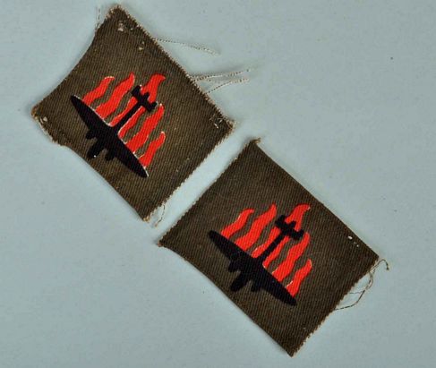 BRITISH WWII 5TH ANTI AIRCRAFT DIVISION MATCHED SHOULDER PATCHES.