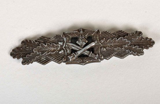 GERMAN WWII CLOSE COMBAT BAR IN BRONZE.