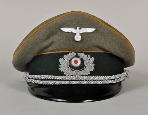 GERMAN WWII CAVALRY OFFICERS VISOR CAP.