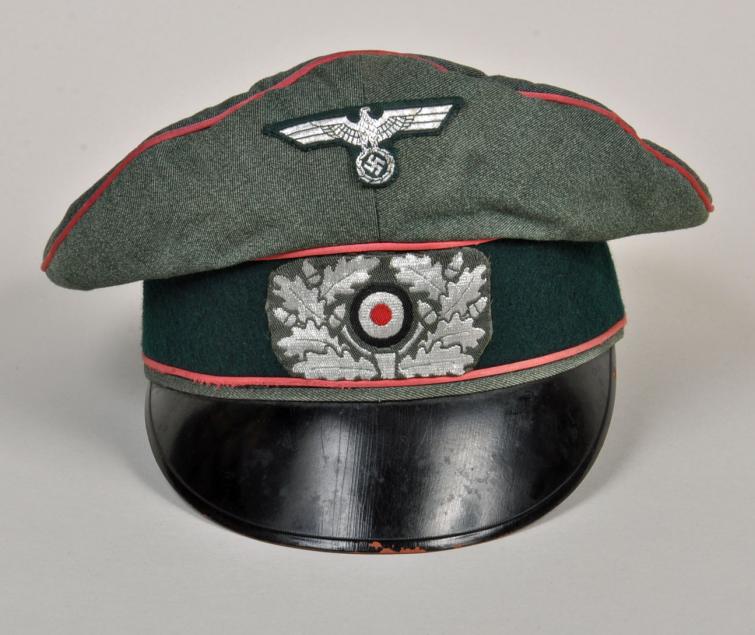 GERMAN WWII ARMY PANZER OFFICERS CRUSHER CAP.