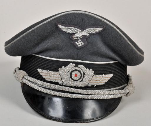 GERMAN WWII LUFTWAFFE OFFICERS VISOR CAP.