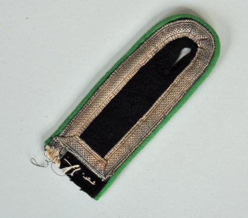 GERMAN WWII WAFFEN SS MOUNTAIN TROOPER SHOULDER BOARD.