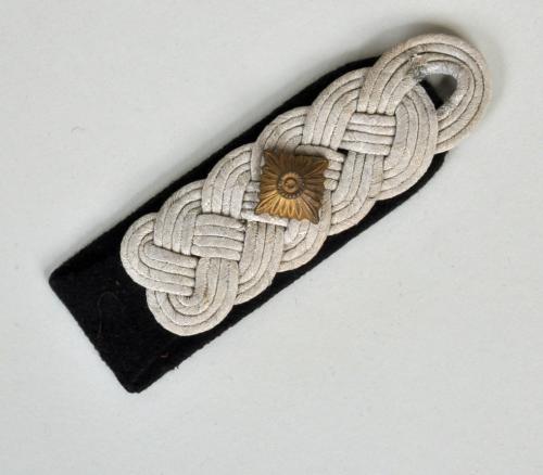 GERMAN WWII WAFFEN SS OBERSTURMBANNFUHRER OF PIONEER TROOPS SHOULDER BOARD.