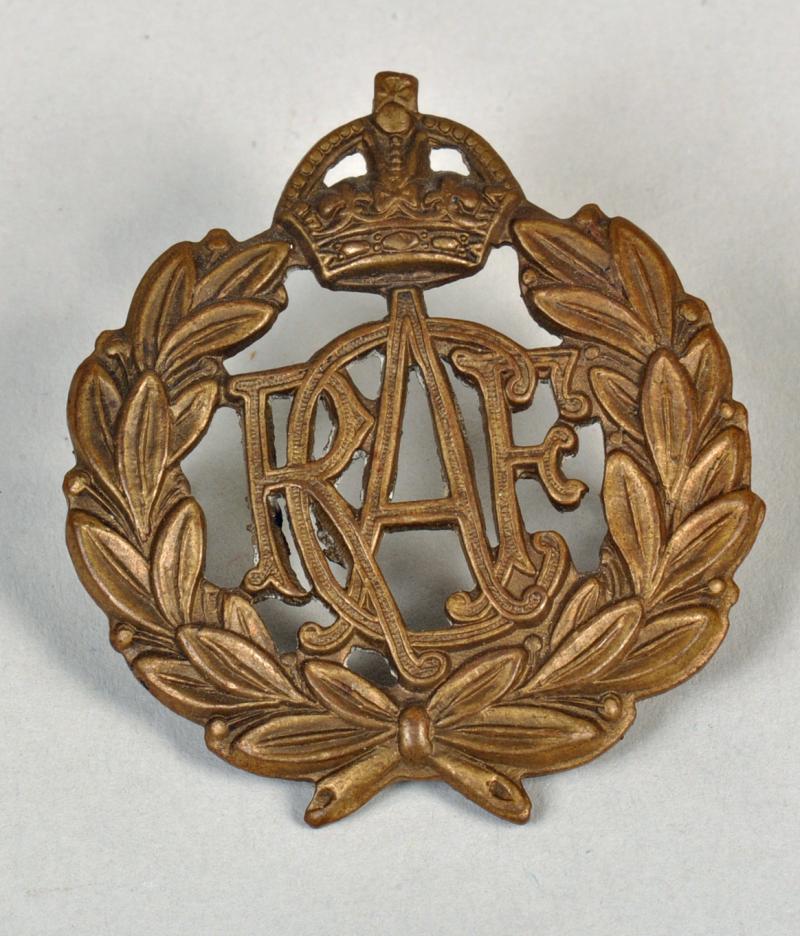 Regimentals | WWII ROYAL CANADIAN AIR FORCE CAP BADGE.