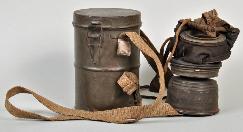 GERMAN WWI IMPERIAL GERMAN GAS MASK, LEATHER FACED.