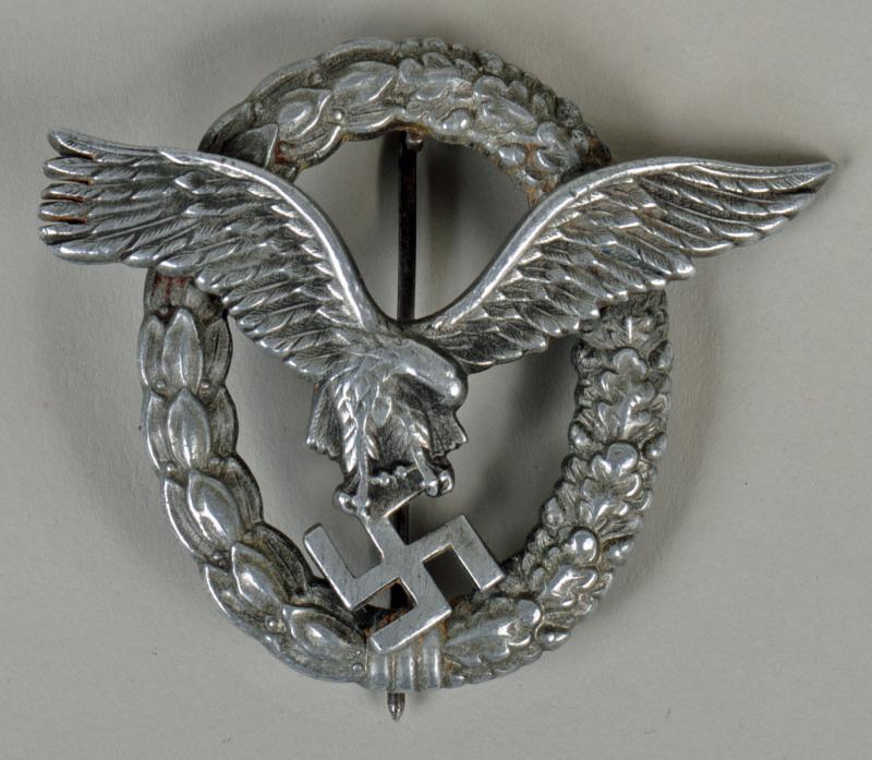 GERMAN WWII LUFTWAFFE PILOT’S BADGE.