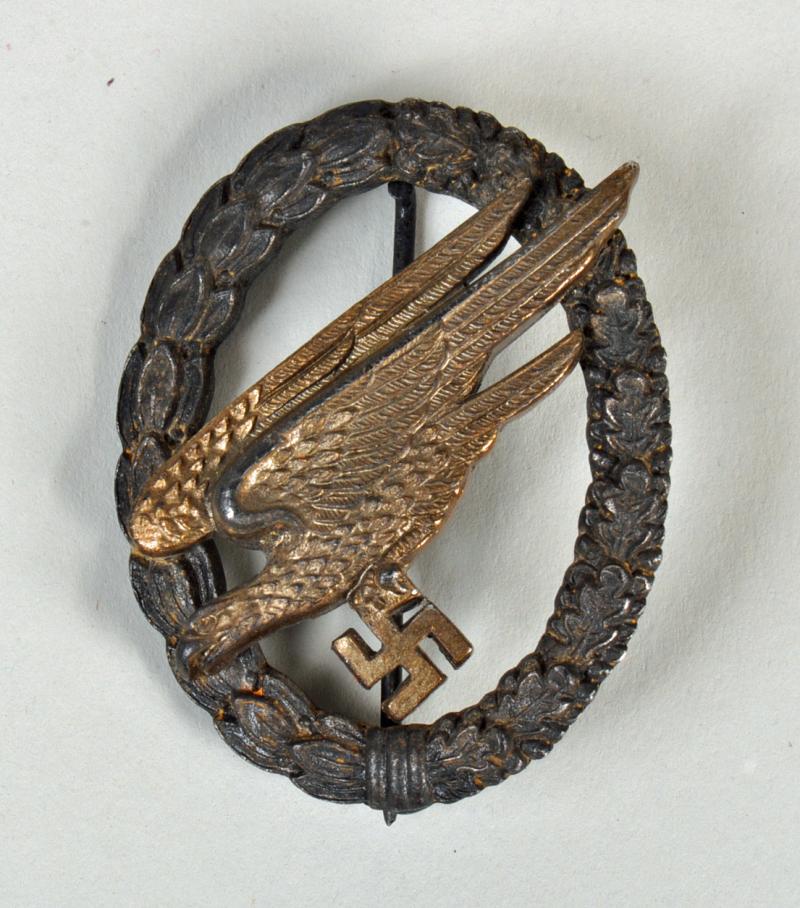 GERMAN WWII LUFTWAFFE PARATROOPER BADGE BY OSANG, DRESDEN.