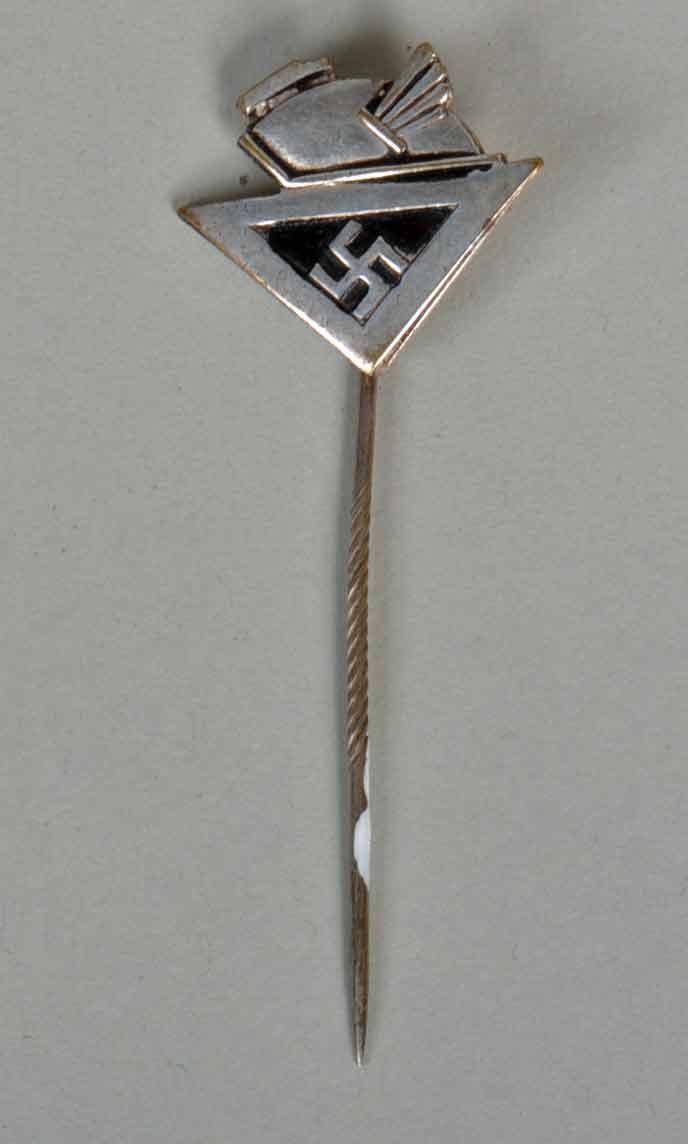 GERMAN WWII THE GERMAN CULTURE SOCIETY MEMBERSHIP STICK PIN.