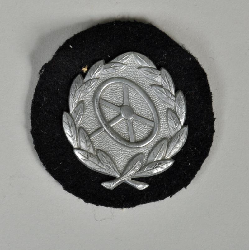 GERMAN WWII ARMY DRIVERS BADGE.