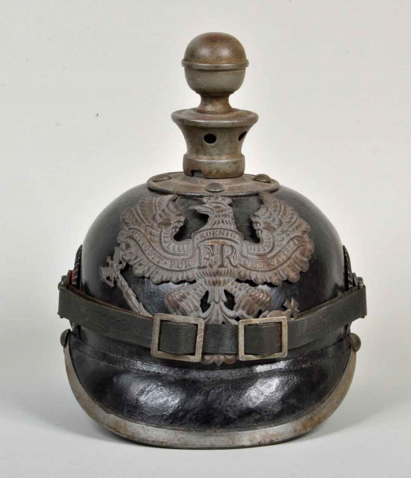 GERMAN WWI PRUSSIAN ARTILLERY MANS PICKELHAUBE.