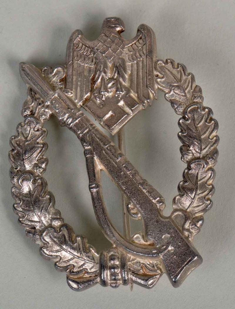 GERMAN WWII INFANTRY ASSAULT BADGE IN SILVER.