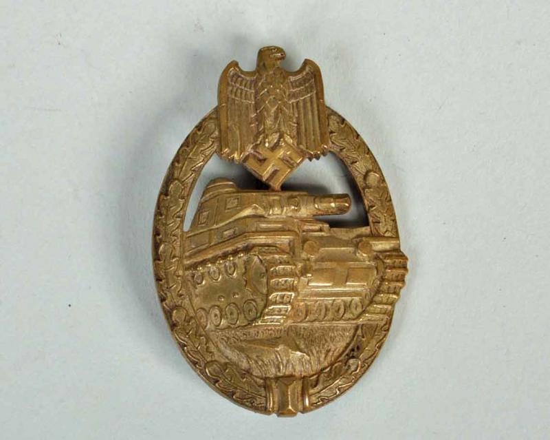 GERMAN WWII TANK ASSAULT BADGE IN BRONZE.