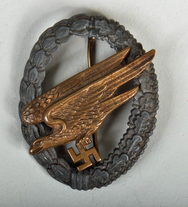 GERMAN WWII BATTLE DAMAGED PARATROOPER BADGE.