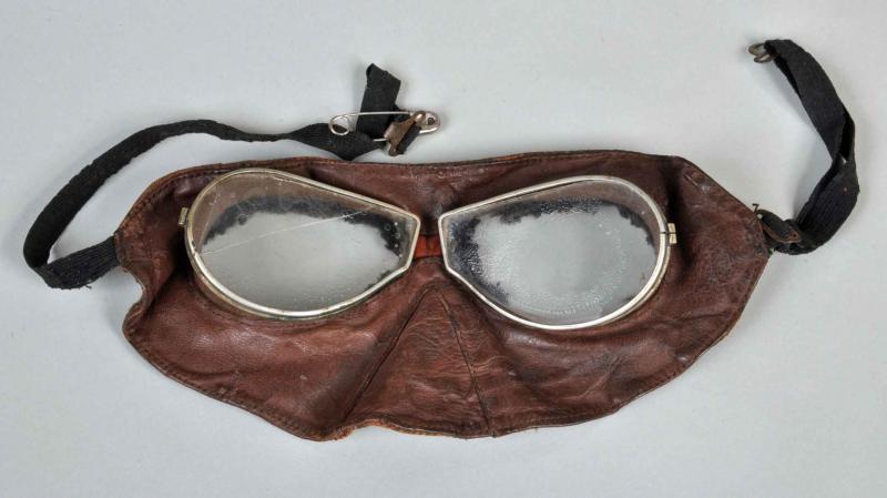 BRITISH WWI ROYAL FLYING CORPS GOGGLES.