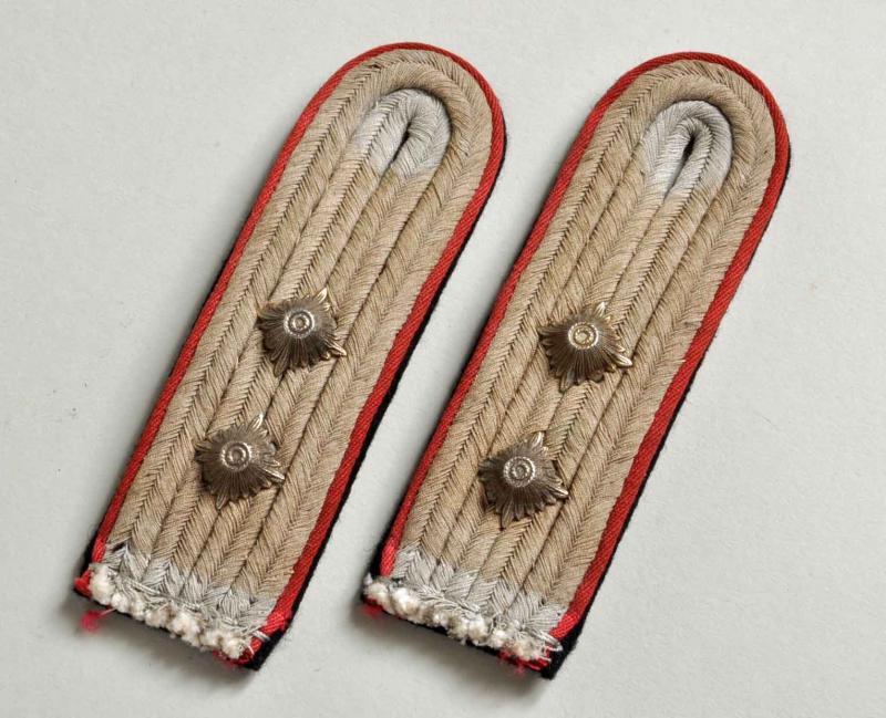 GERMAN WWII WAFFEN SS PANZER OFFICERS SHOULDER BOARDS.