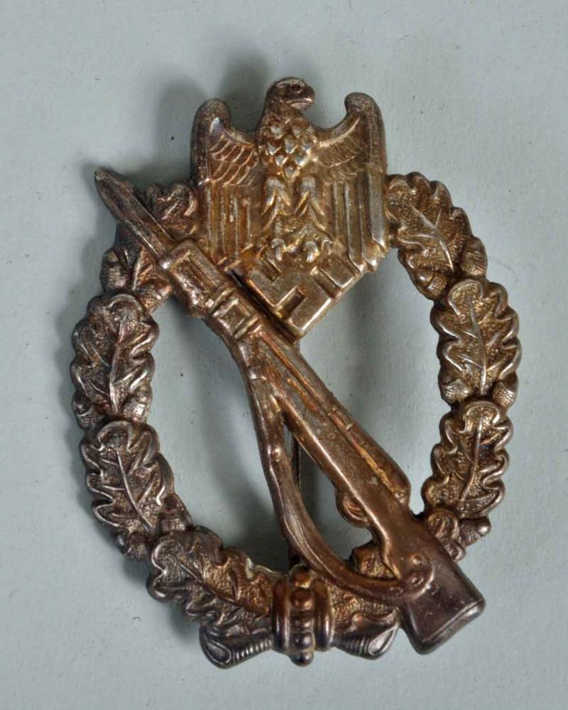 GERMAN WWII INFANTRY ASSAULT BADGE IN SILVER.