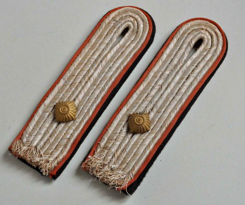 GERMAN WWII WAFFEN SS OBERSTURMFUHRER’S CONCENTRATION CAMP SHOULDER BOARDS.