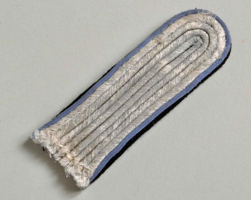 GERMAN WWII SS UNTERSTURMFUHRER’S SHOULDER BOARD.