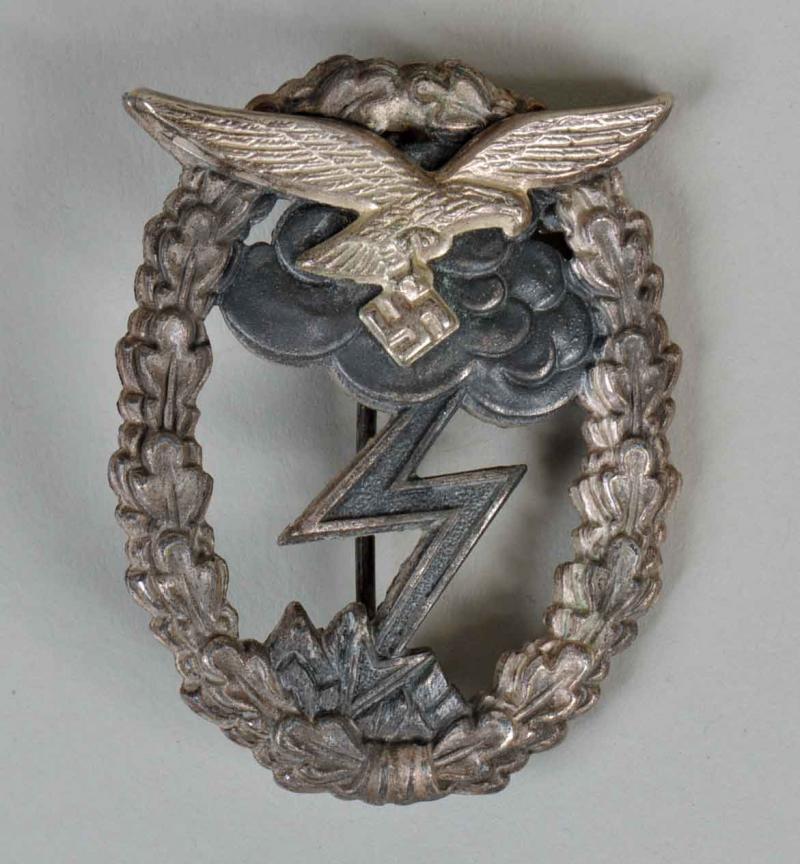 GERMAN WWII LUFTWAFFE GROUND ASSAULT BADGE.