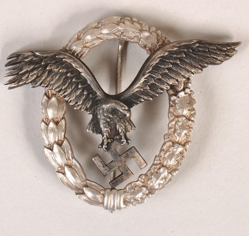 GERMAN WWII LUFTWAFFE PILOTS BADGE.