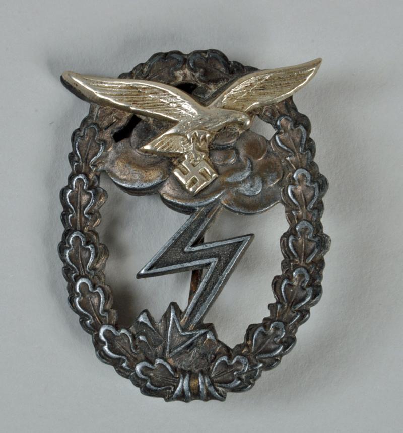 GERMAN WWII LUFTWAFFE GROUND ASSAULT BADGE.