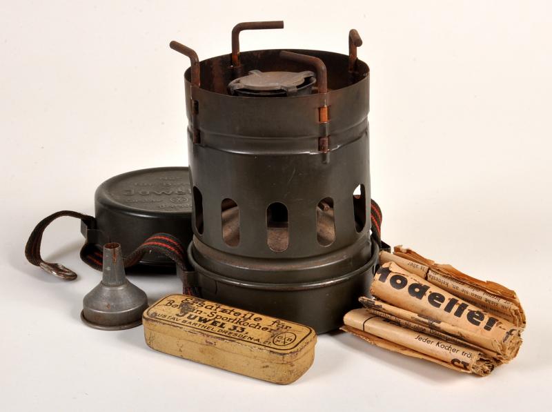 GERMAN WWII JUWEL COOKING STOVE.