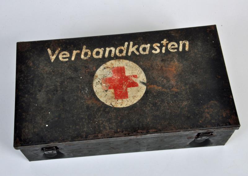 Regimentals  GERMAN WWII VEHICLE MEDICAL BOX, VERBANDKASTEN.