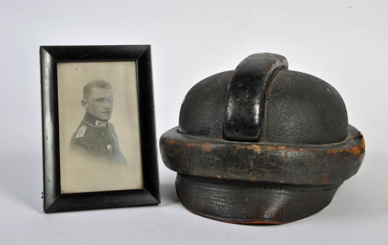 GERMAN WWI AVIATORS LEATHER FLYING HELMET AND PHOTOGRAPH.