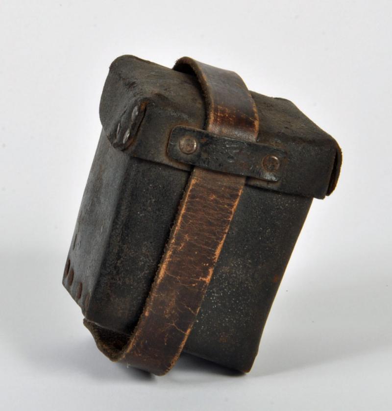 GERMAN WWI GAS GOGGLE CONTAINER.