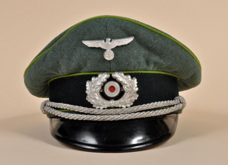 GERMAN WWII ARMY PANZER GRENADIER OFFICERS VISOR CAP.