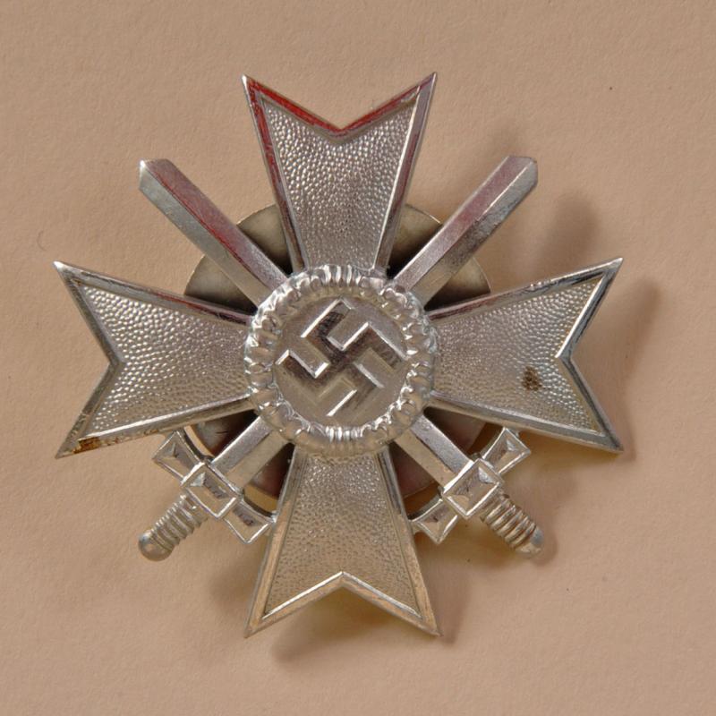 GERMAN WWII WAR SERVICE CROSS 1ST CLASS WITH SWORDS, DISC BACK.