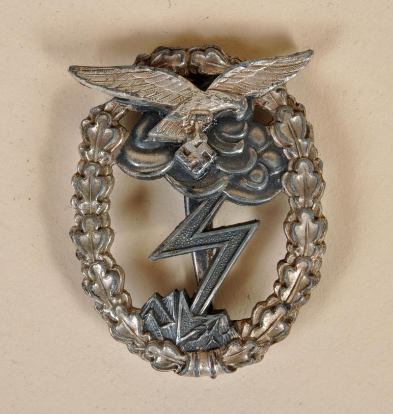 GERMAN WWII LUFTWAFFE GROUND COMBAT BADGE.