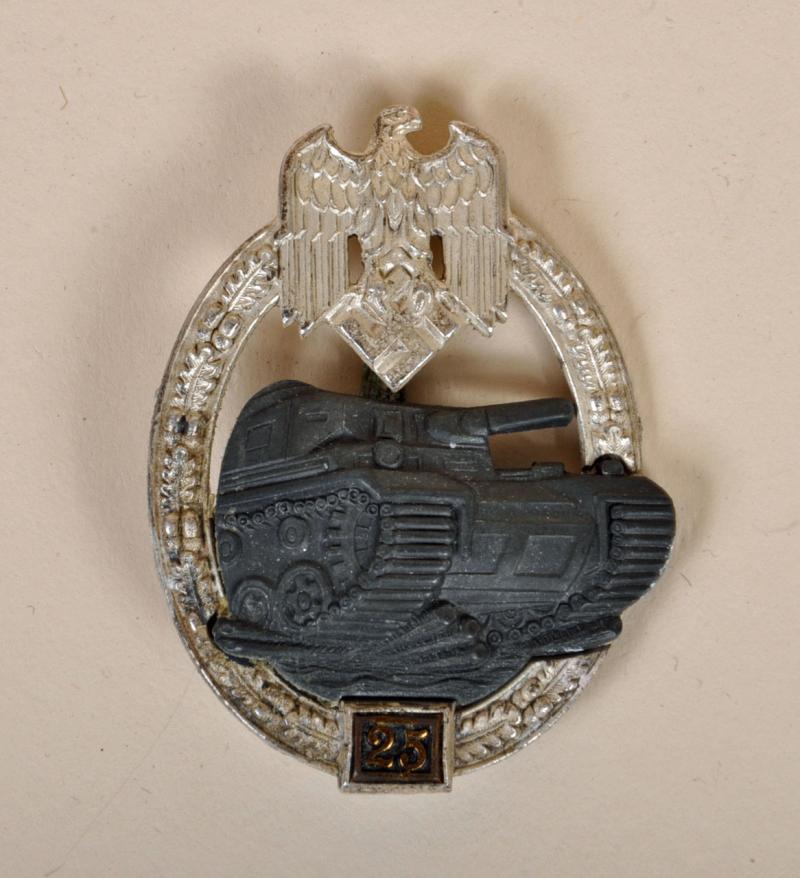 GERMAN WWII 25 TANK ASSAULT BADGE IN SILVER.