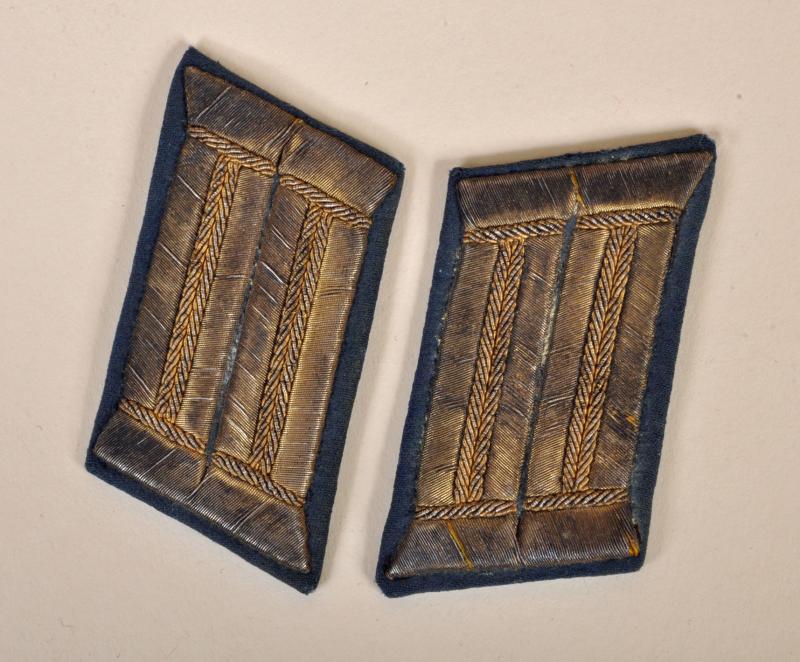 GERMAN WWII ARMY SONDERFUHRERS OFFICERS COLLAR PATCHES.