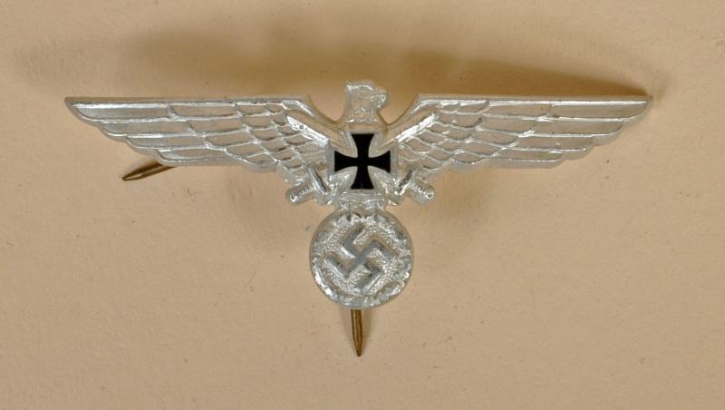 GERMAN WWII VETERANS CAP EAGLE.