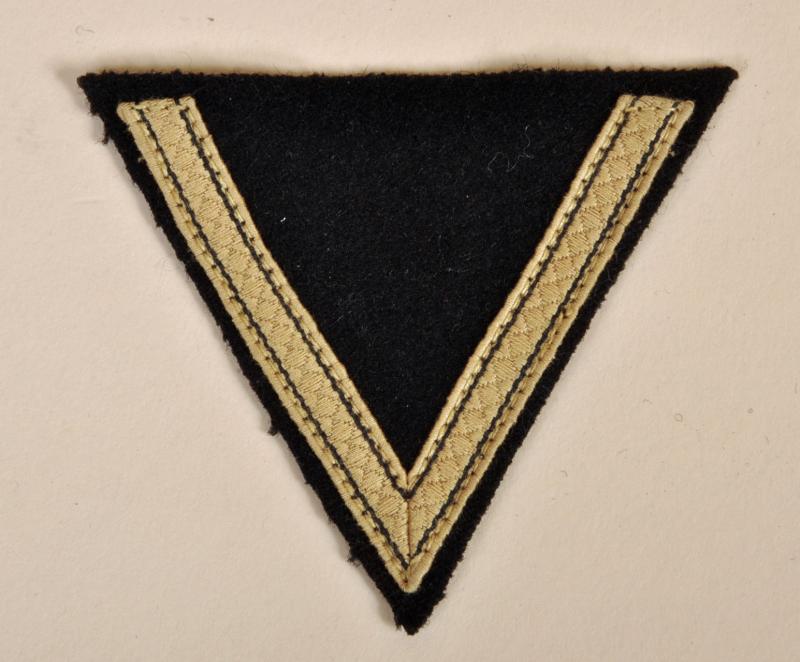 GERMAN WWII WAFFEN SS STURMANNS RANK CHEVRON FOR THE SUMMER TROPICAL TUNIC.